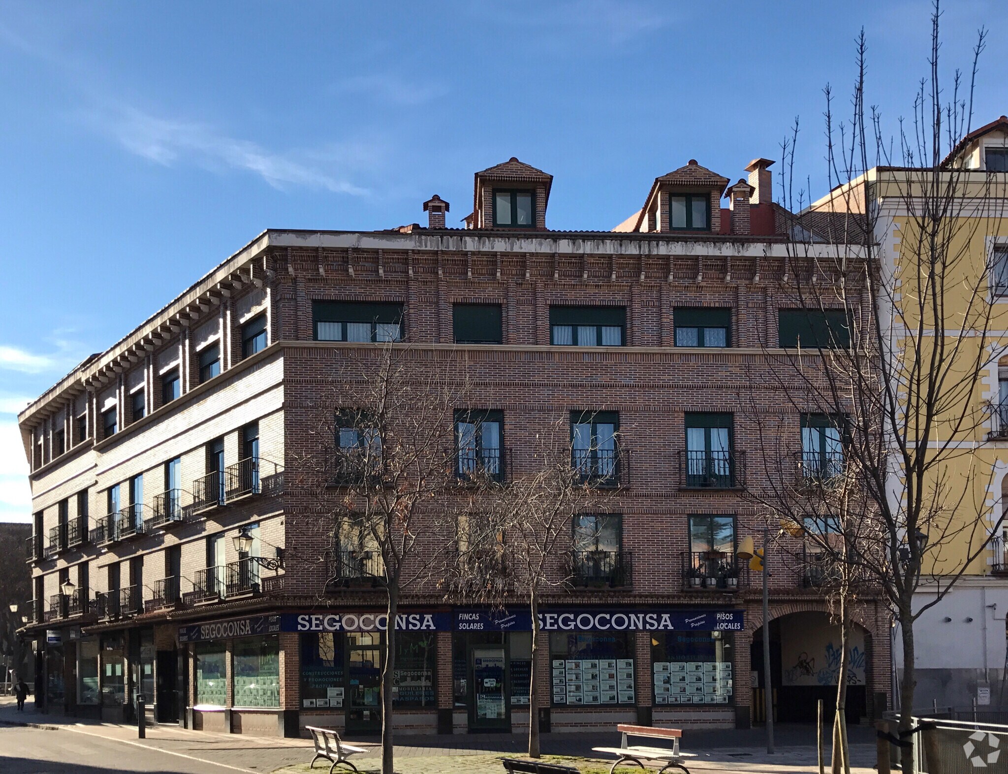 Commerce de détail dans Segovia, Segovia à louer Photo du bâtiment- Image 1 de 3