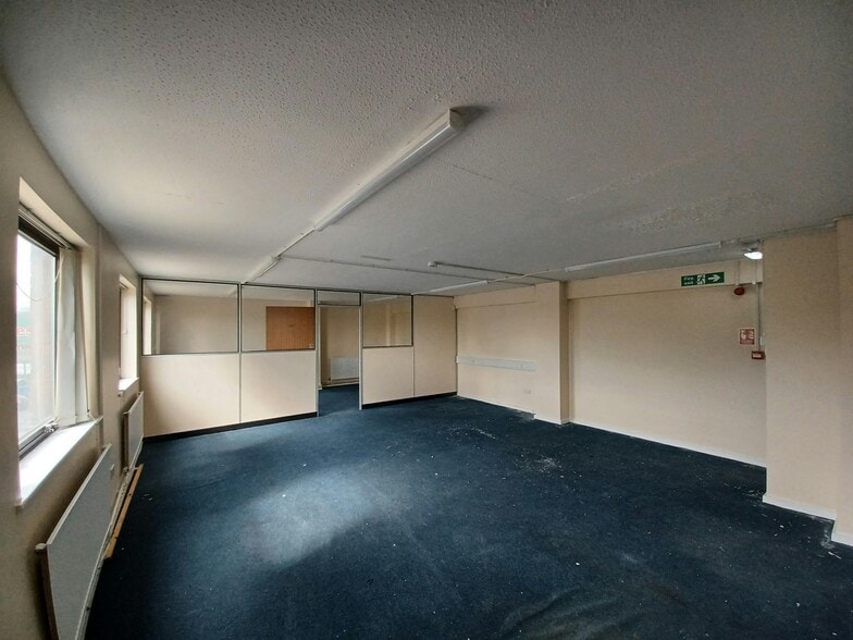 144-146 Beddington Ln, Croydon for sale - Building Photo - Image 3 of 13