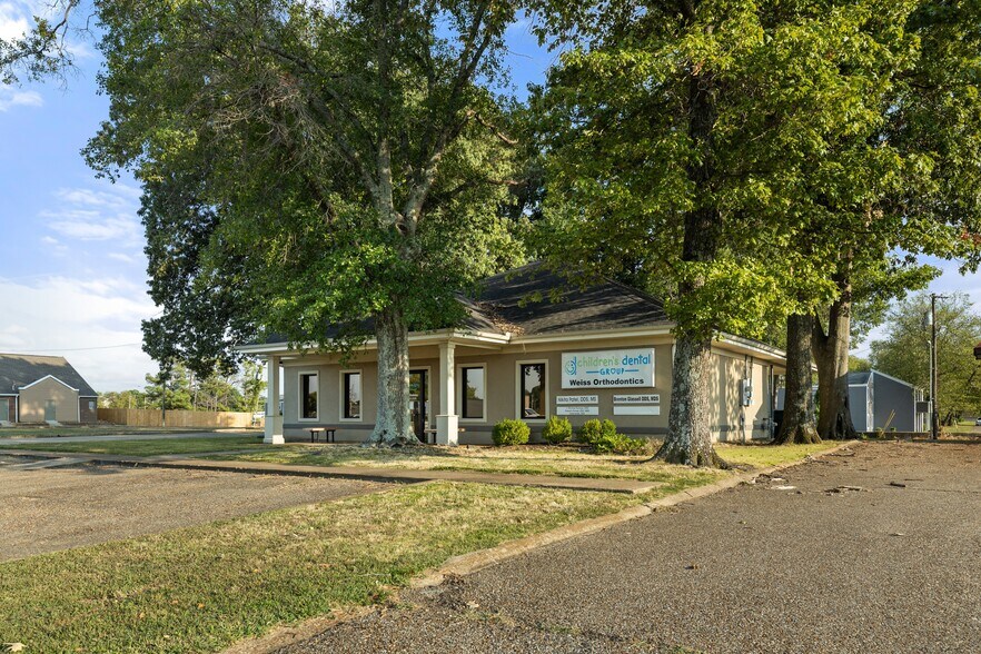 316 W Tyler Ave, West Memphis, AR à louer - Photo du bâtiment - Image 2 de 3
