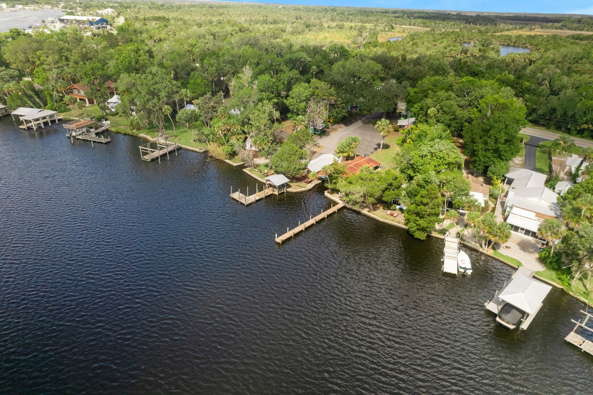 Prime Homosassa Riverfront Property w/10 Cottages, Homosassa, FL for sale Building Photo- Image 1 of 1