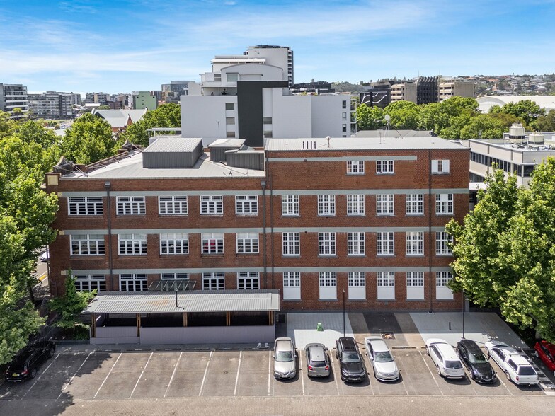 593 Hunter St, Newcastle West à louer - Photo du bâtiment - Image 2 de 22