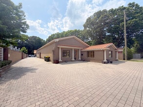 565 N Birdneck Rd, Virginia Beach, VA à louer Photo du bâtiment- Image 1 de 3