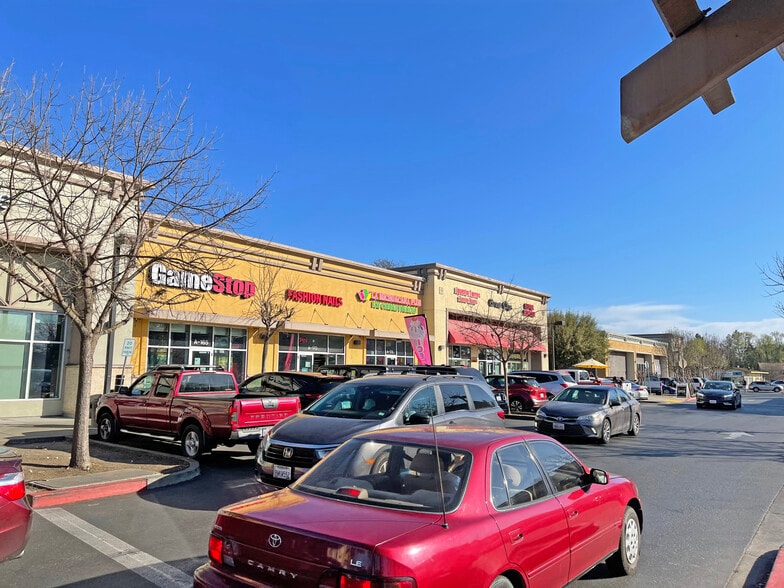 750 Stony Point Rd, Santa Rosa, CA for lease - Building Photo - Image 2 of 2