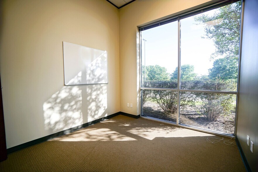 4616 W Howard Ln, Austin, TX à louer - Photo intérieure - Image 3 de 12