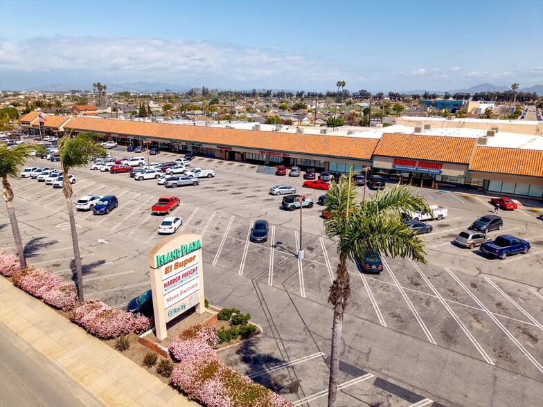 2500-2818 Saviers Rd, Oxnard, CA for lease - Building Photo - Image 1 of 31