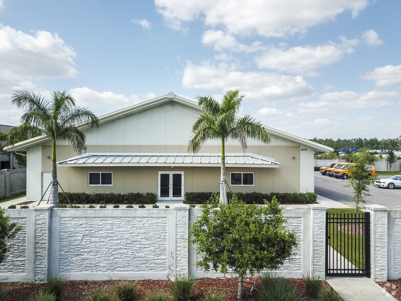 3519 Plover Ave, Naples, FL à louer - Photo du bâtiment - Image 3 de 14