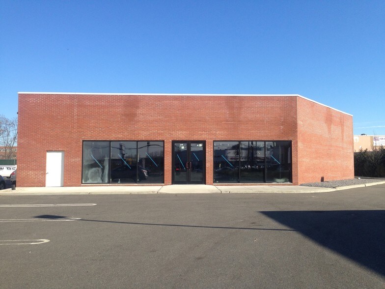490 Rockaway Tpke, Lawrence, NY for lease - Primary Photo - Image 1 of 10