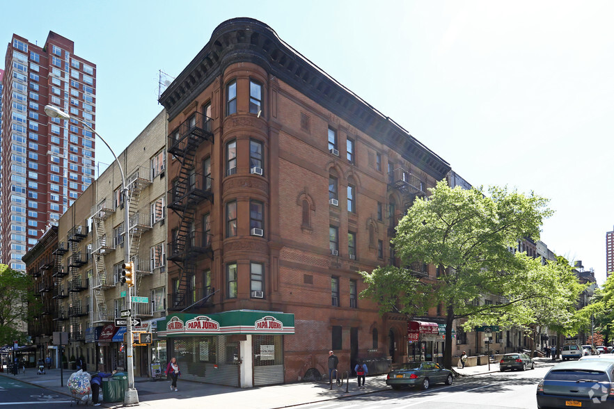 301 E 90th St, New York, NY for lease - Building Photo - Image 2 of 12