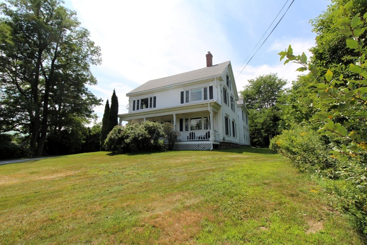 109 Northport Ave, Belfast, ME for sale Primary Photo- Image 1 of 2