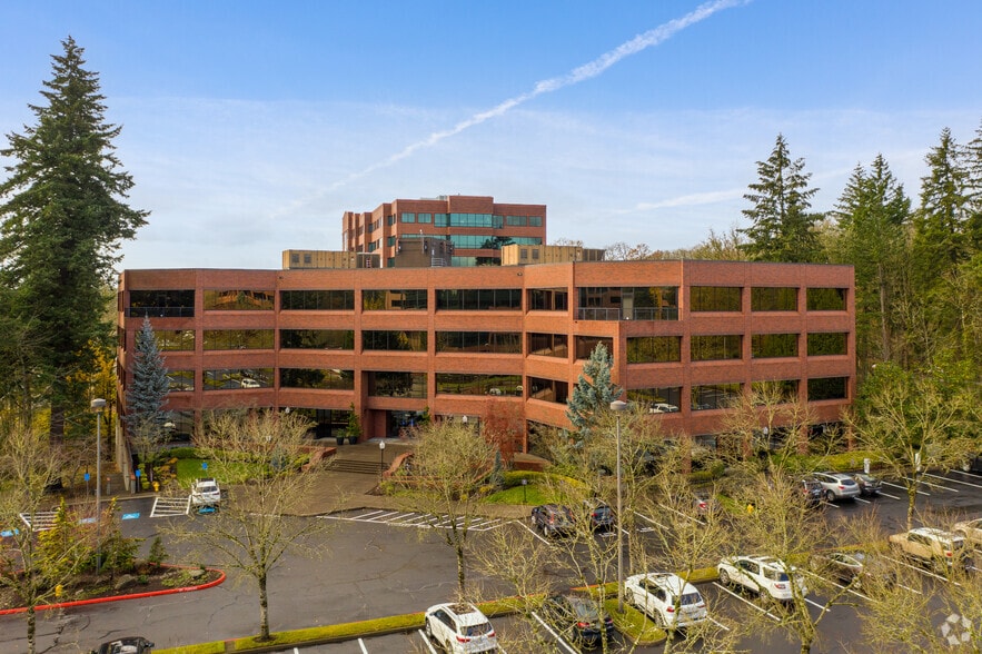 5665 Meadows Rd, Lake Oswego, OR for lease - Primary Photo - Image 1 of 5