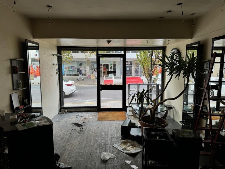 129 Hoe St, London for lease - Building Photo - Image 3 of 10