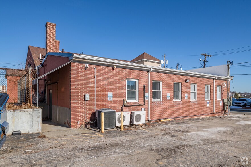 75-79 Plain St, Providence, RI à louer - Photo du bâtiment - Image 2 de 5