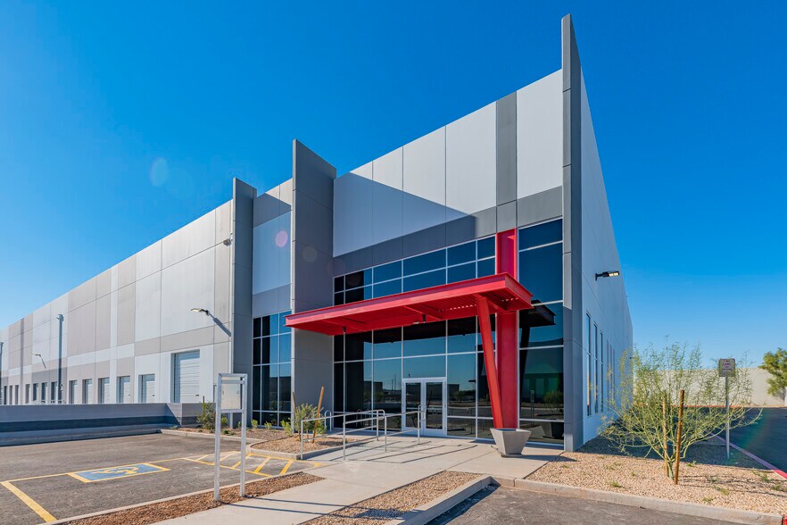 4250 E Superior Ave, Phoenix, AZ à louer - Photo du bâtiment - Image 3 de 17