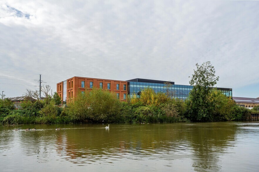 Bittern Way, Peterborough à louer - Photo du bâtiment - Image 3 de 9