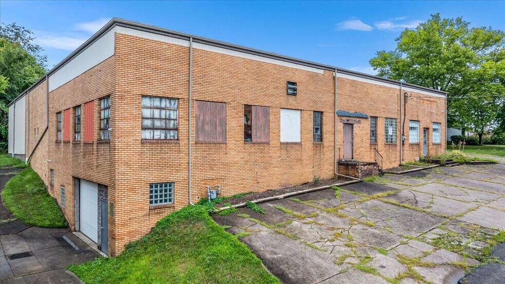 713 Hall Ave, Aliquippa, PA for sale - Building Photo - Image 3 of 25