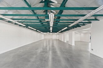 2974 E Thousand Oaks Blvd, Thousand Oaks, CA for lease Interior Photo- Image 2 of 12