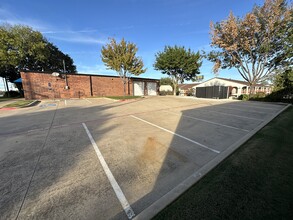 1911 Bernard St, Denton, TX for lease Building Photo- Image 2 of 6