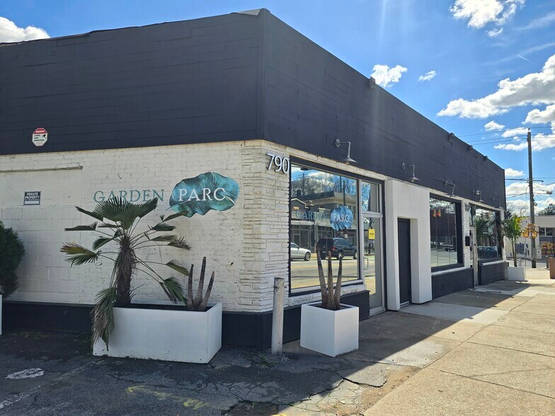 790-792 SW Cascade Rd, Atlanta, GA à vendre - Photo du bâtiment - Image 2 de 3