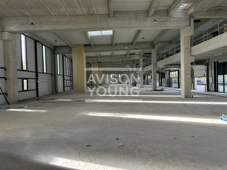 Flex in Bobigny for lease Interior Photo- Image 1 of 9