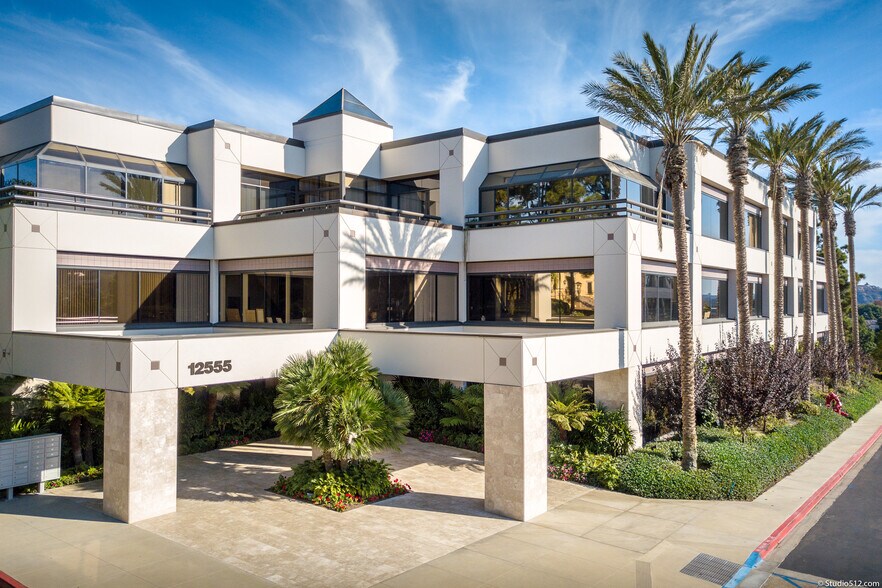 12555 High Bluff Dr, San Diego, CA à louer - Photo du bâtiment - Image 2 de 13