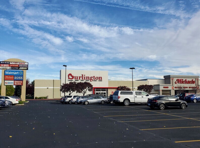 15533-15607 E Broadway Ave, Veradale, WA à louer - Photo du bâtiment - Image 2 de 13