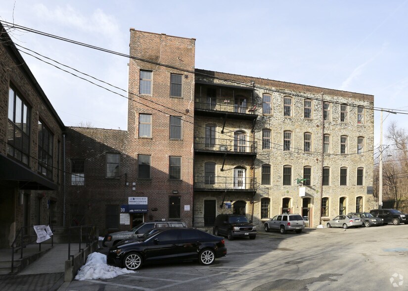 3510 Scotts Ln, Philadelphia, PA for lease - Building Photo - Image 1 of 1