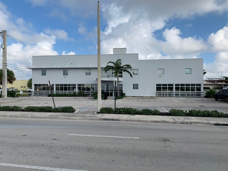 1299 E Commercial Blvd, Oakland Park, FL à louer - Photo principale - Image 1 de 11