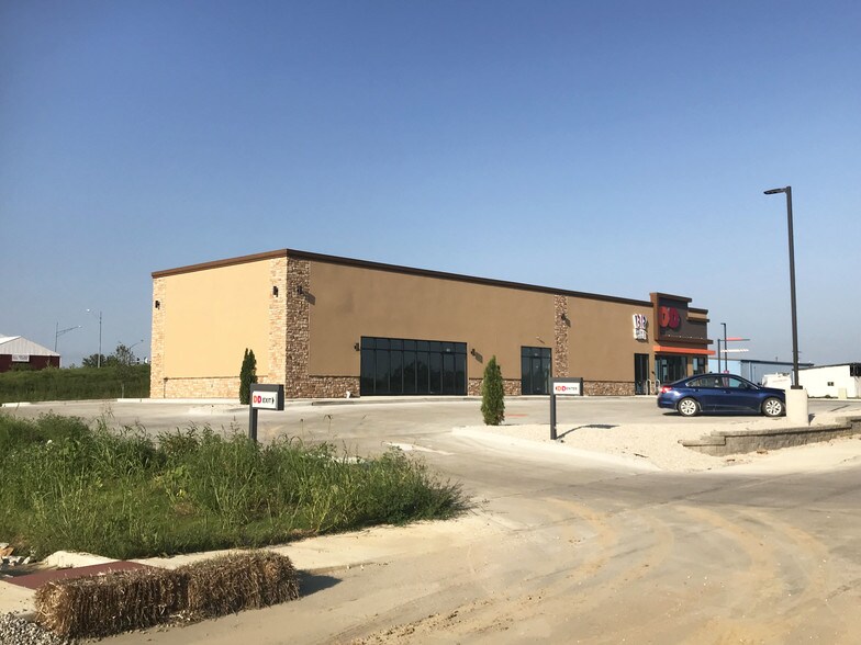 3075 Range Line St, Columbia, MO à louer - Photo du bâtiment - Image 2 de 3