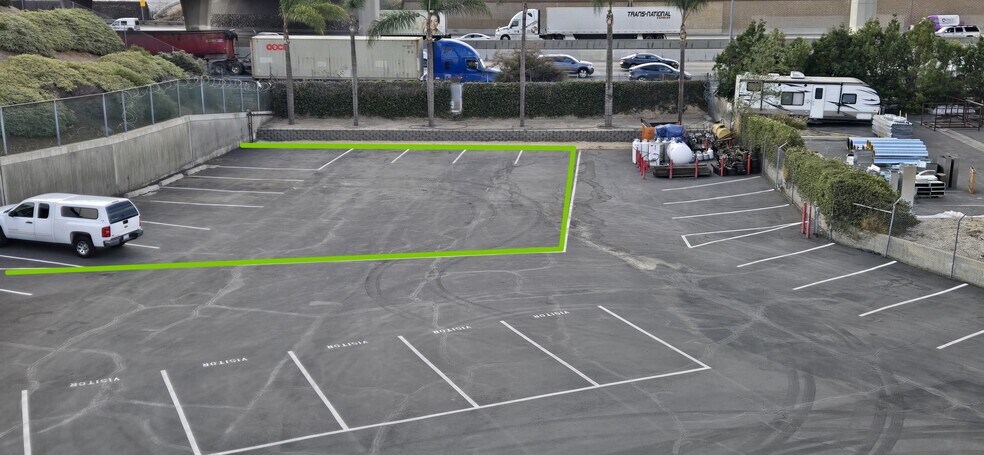 2550 E Miraloma Way, Anaheim, CA à louer - Aérien - Image 2 de 17