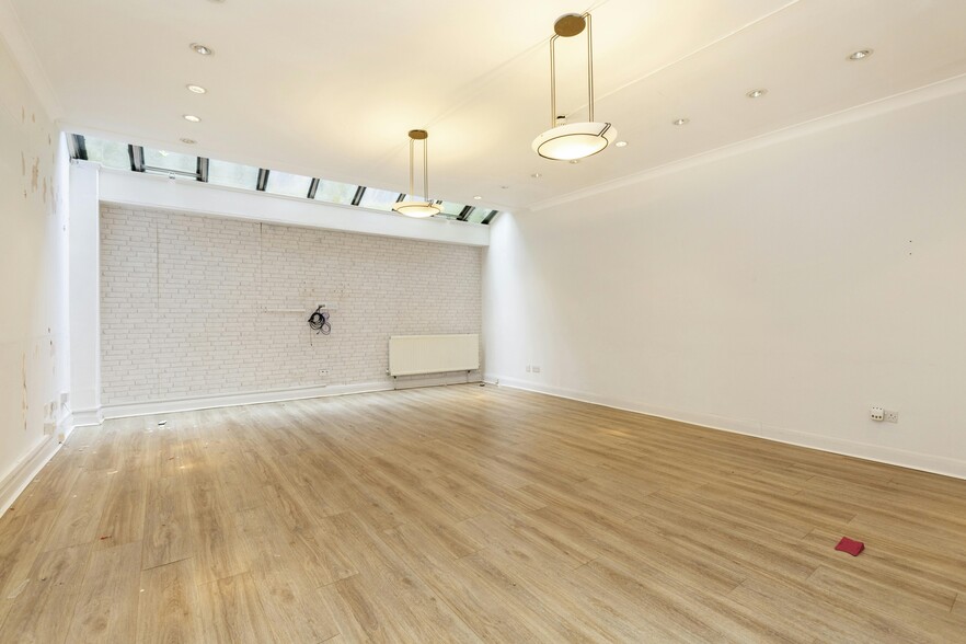 359 City Rd, London for lease - Interior Photo - Image 2 of 19