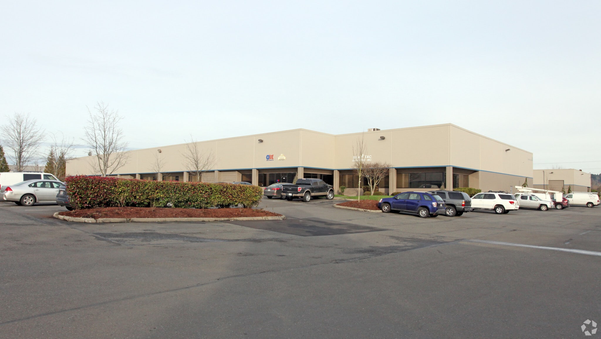 6902-6918 S 220th St, Kent, WA for lease Primary Photo- Image 1 of 5