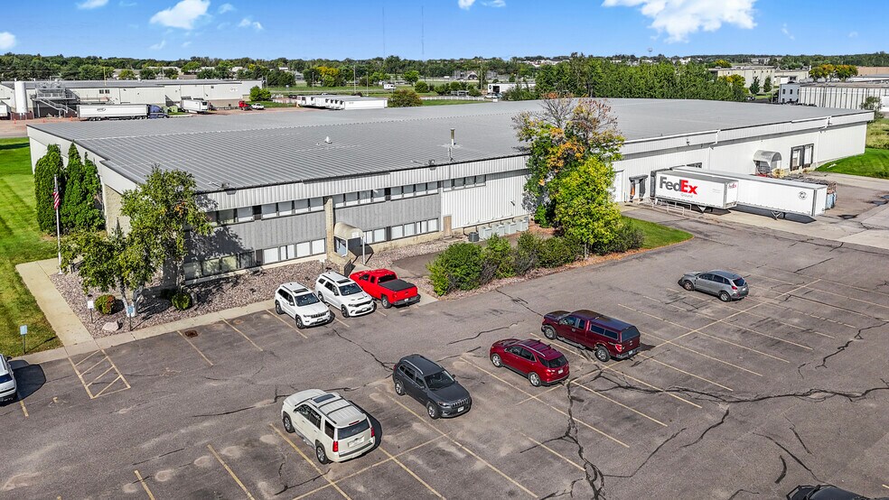 360 Industrial Blvd, Sauk Rapids, MN à louer - Photo du bâtiment - Image 2 de 7