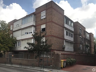 Plus de détails pour Bureau/Commerce de détail à louer