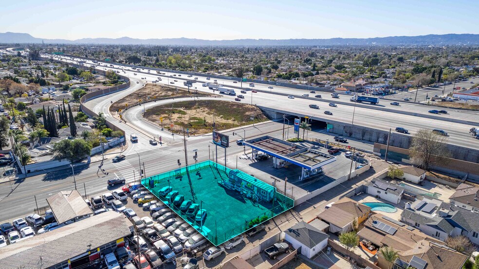 13243 Osborne St, Arleta, CA à louer - Photo du bâtiment - Image 2 de 46