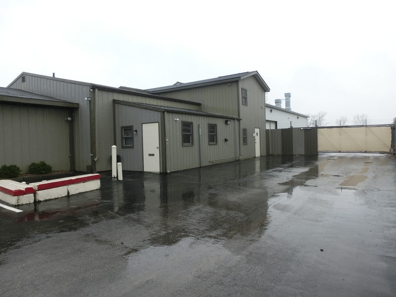 16600 Crawford Ave, Country Club Hills, IL for lease - Primary Photo - Image 2 of 32