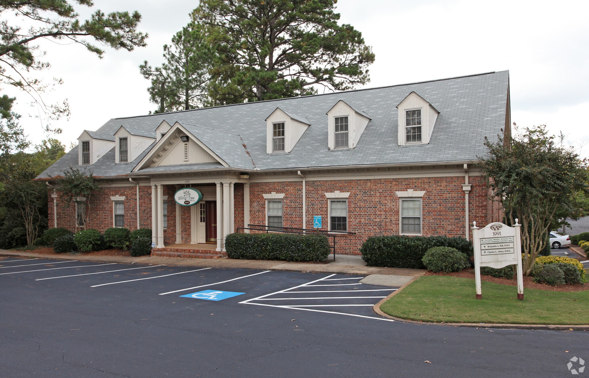 1991 N Williamsburg Dr, Decatur, GA à louer Photo principale- Image 1 de 9