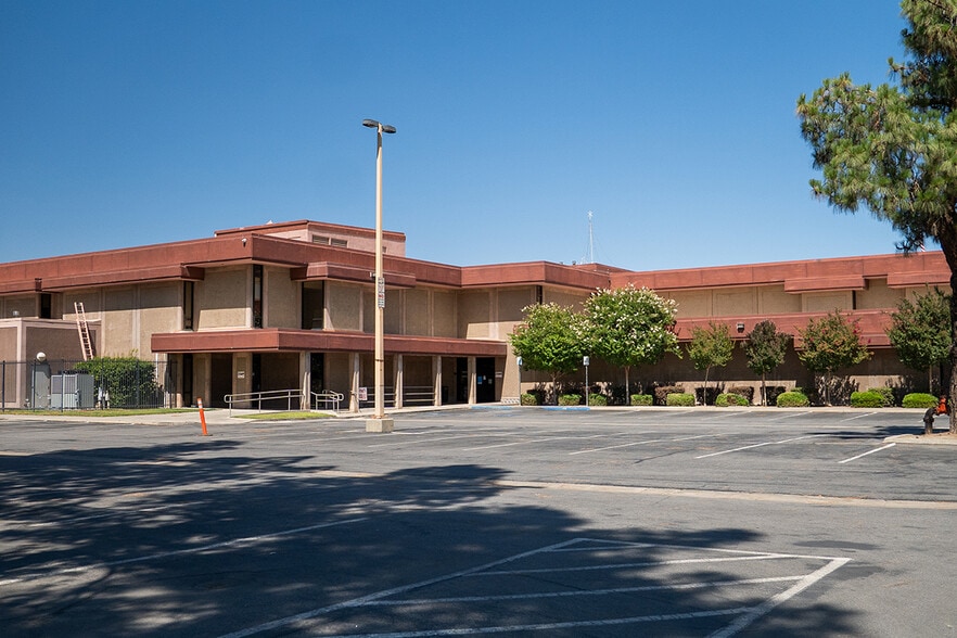 Visalia Medical Center portefeuille de 3 propriétés à vendre sur LoopNet.ca - Photo du bâtiment - Image 2 de 11