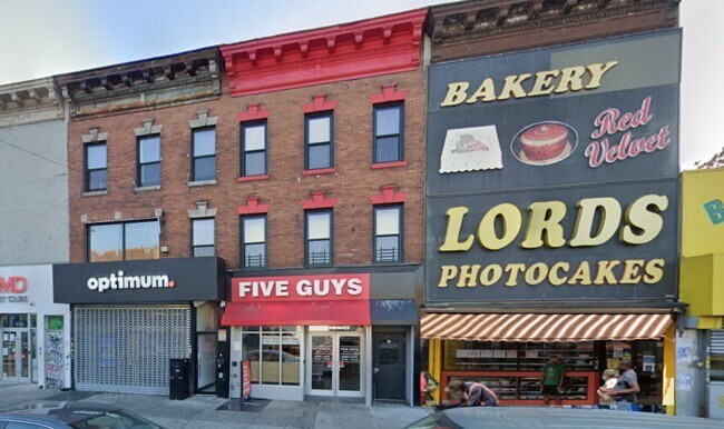 2133 Nostrand Ave, Brooklyn, NY à louer - Photo du bâtiment - Image 2 de 2