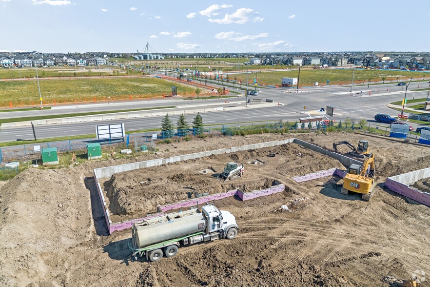 43 Rangeview Gate gate, Calgary, AB for lease - Building Photo - Image 1 of 13