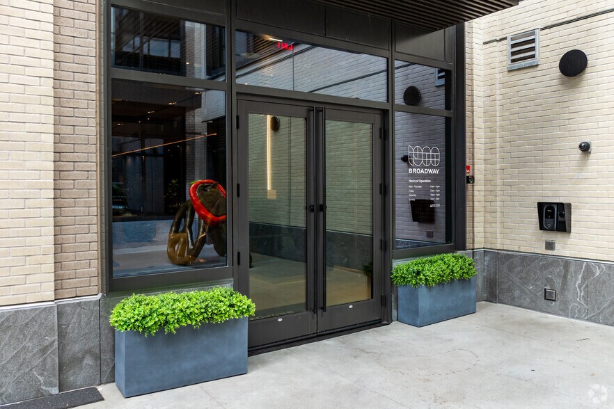 1950 Broadway, Oakland, CA à louer - Photo du bâtiment - Image 2 de 33