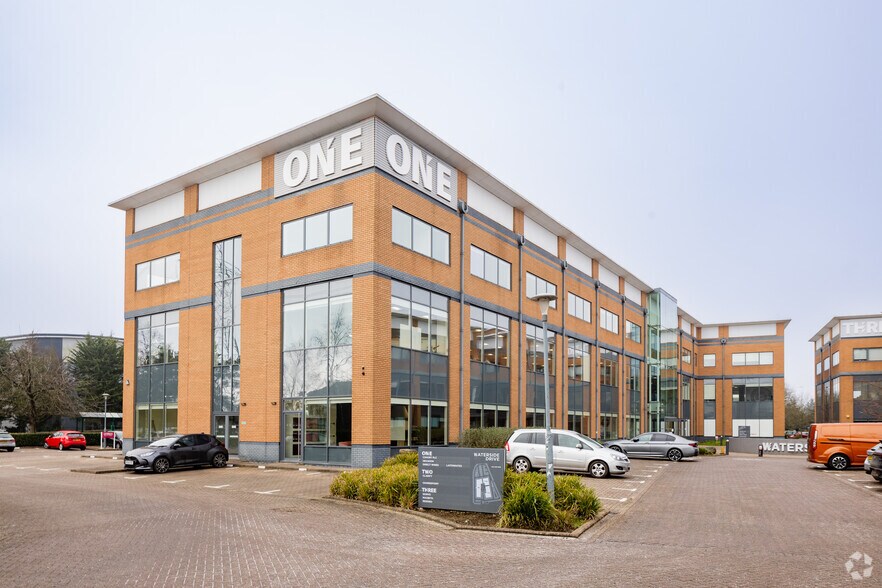 1 Waterside Dr, Reading à louer - Photo du bâtiment - Image 3 de 3