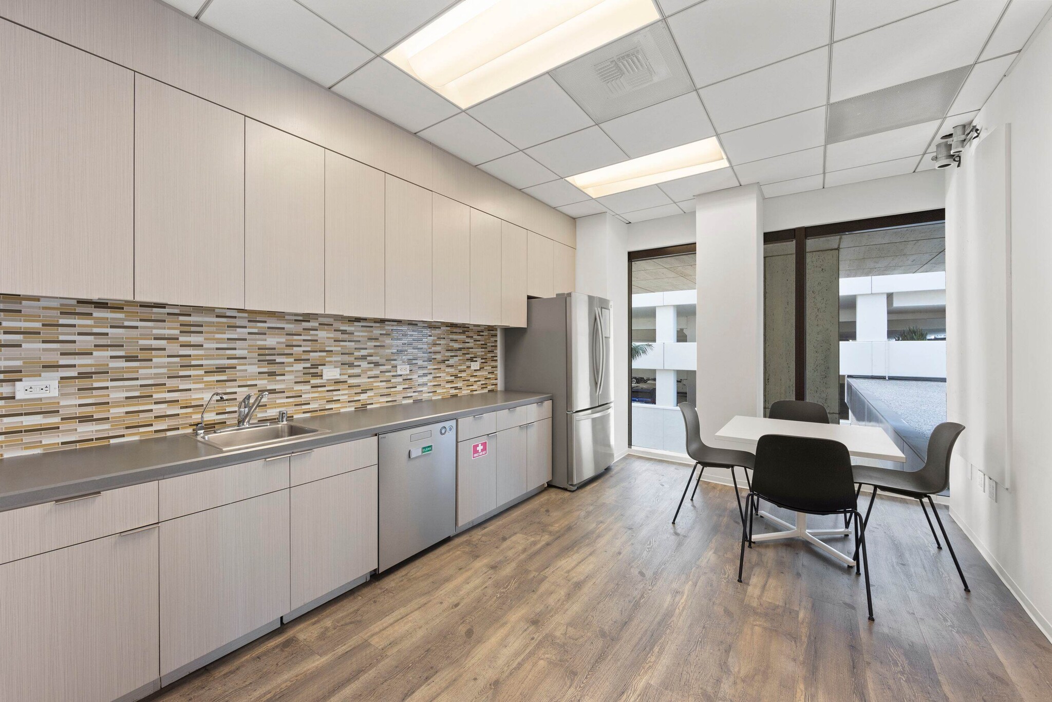 11111 Santa Monica Blvd, Los Angeles, CA for lease Interior Photo- Image 1 of 8