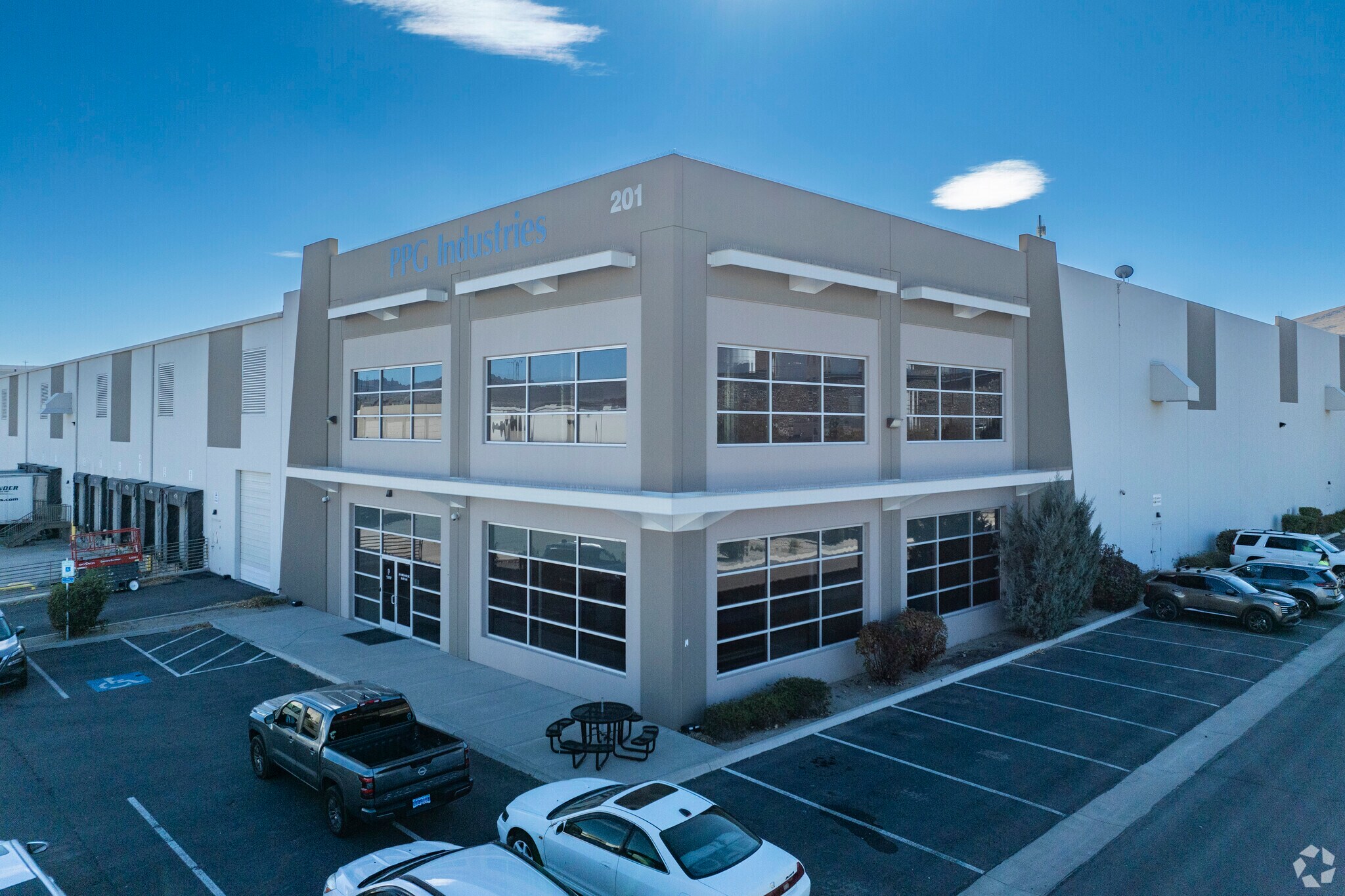 3300 Waltham Way, Mccarran, NV à louer Photo principale- Image 1 de 11