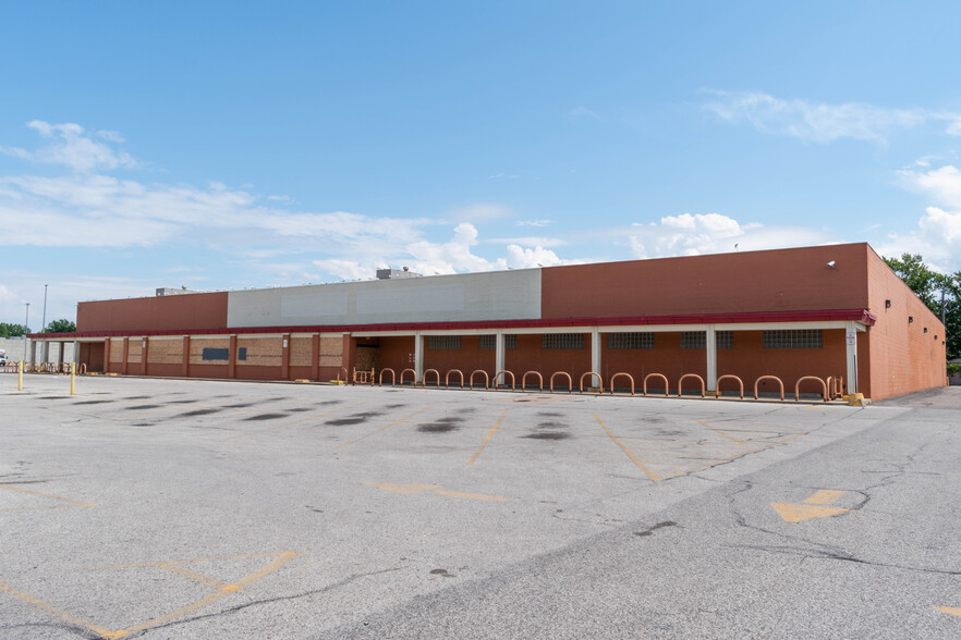 15900 Lake Shore Blvd, Cleveland, OH for sale - Building Photo - Image 2 of 6