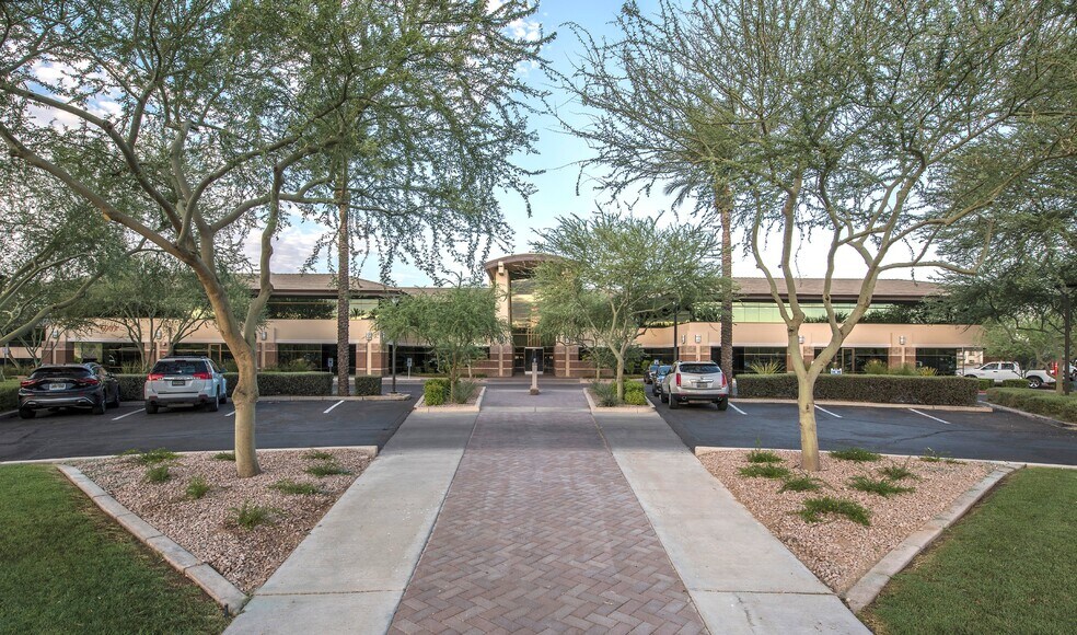 6909 E Greenway Pky, Scottsdale, AZ à louer - Photo du bâtiment - Image 2 de 7