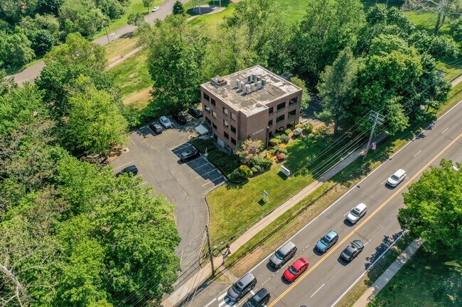 Plus de détails pour 2751 Dixwell Ave, Hamden, CT - Bureau à vendre