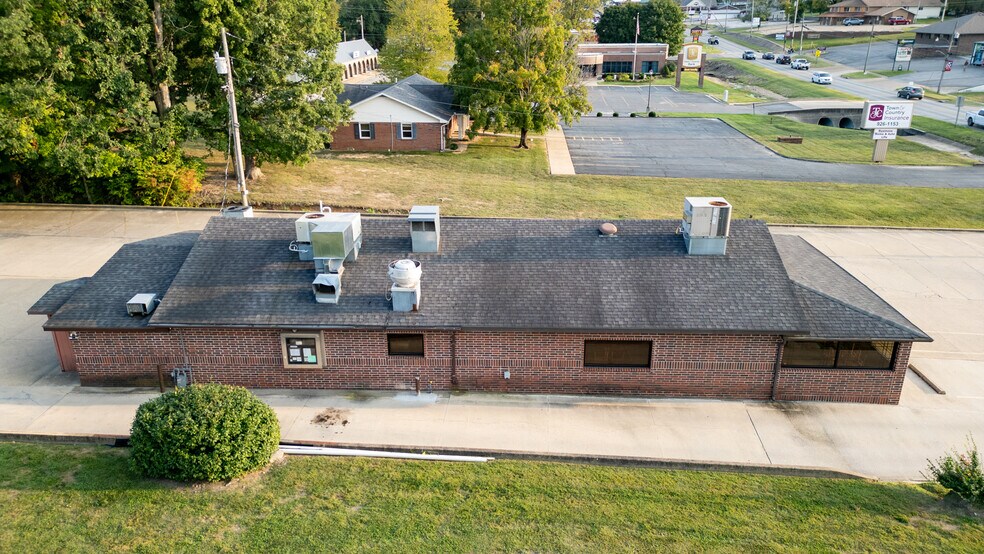 924 N Main St, Mountain Grove, MO à vendre - Photo du bâtiment - Image 2 de 34