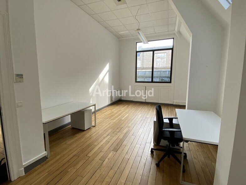 Office in Reims for lease - Building Photo - Image 3 of 12