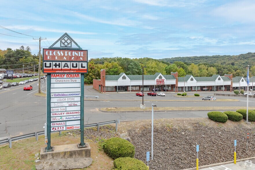 799 New Haven Rd, Naugatuck, CT à louer - Photo principale - Image 1 de 5