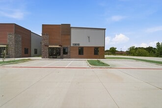 13600 S Gessner Rd, Missouri City, TX for lease Interior Photo- Image 1 of 11